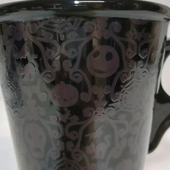 Disney Hallmark The Nightmare Before Christmas Color Changing Coffee Mug - Picture 3 of 5